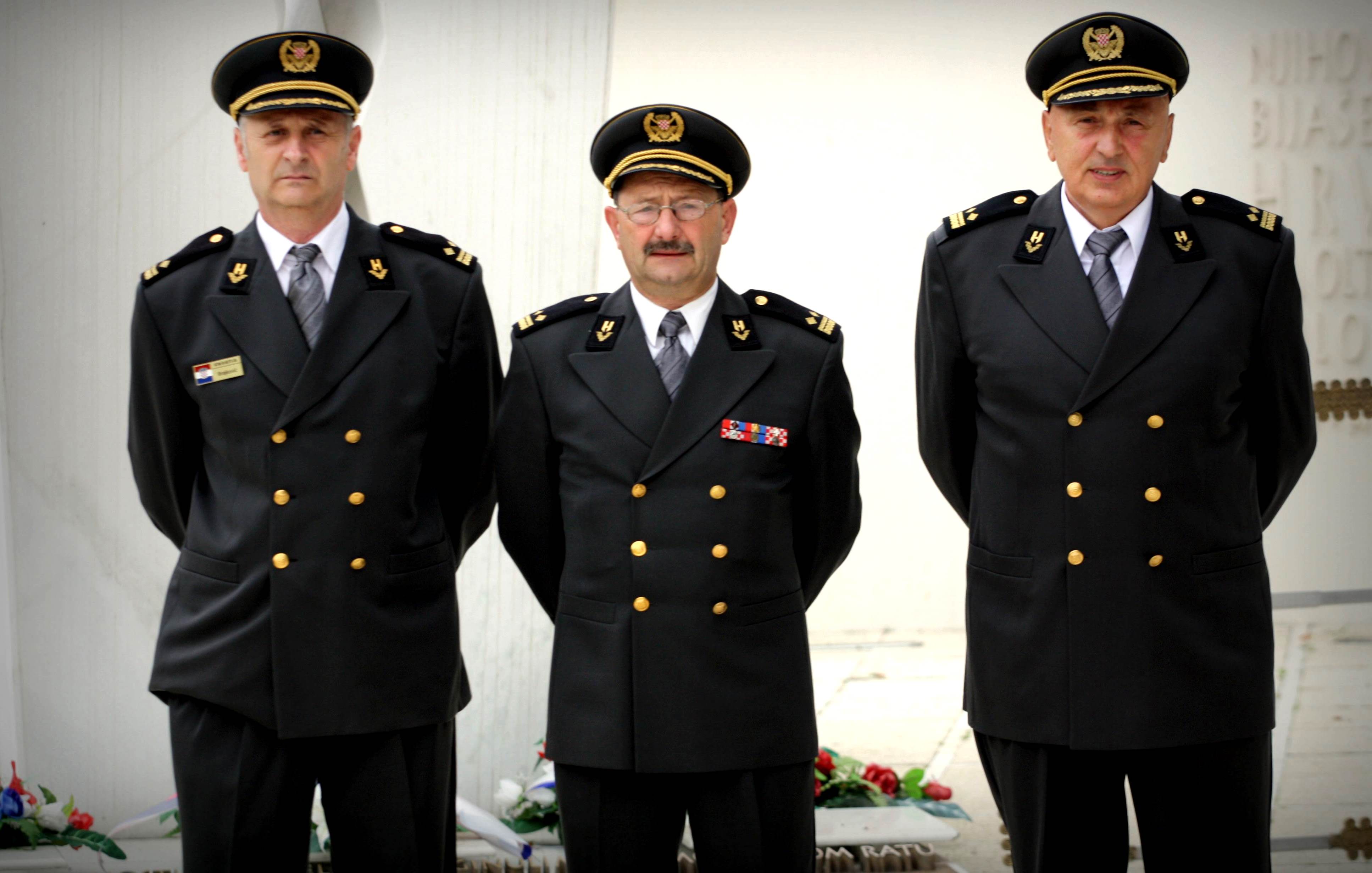 Zapovjednici Ivica Brajković, Davor Peitel, Franjo Janković