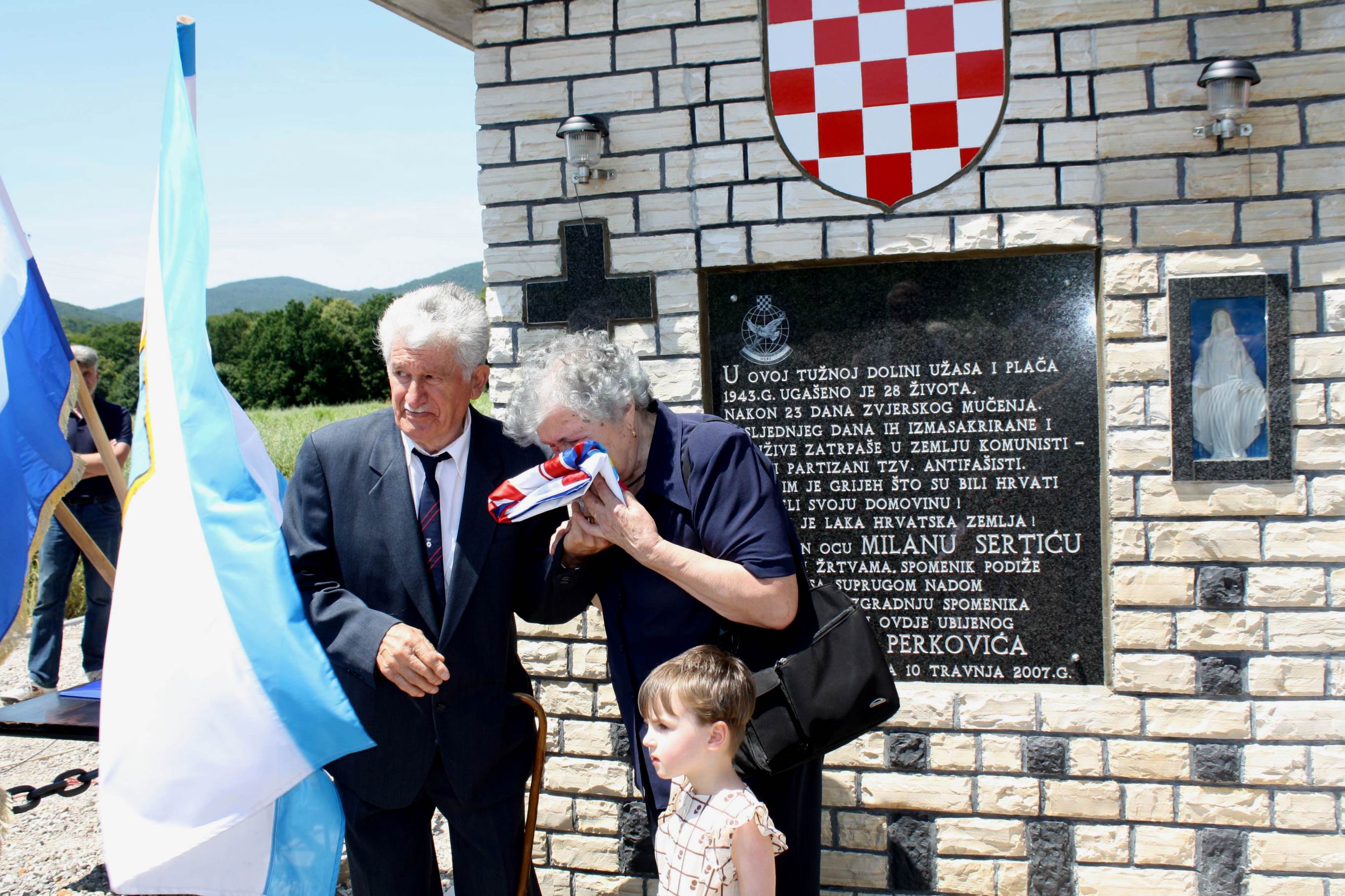Spomenik-na-ObadinamaLO_prsa_29062014.jpg